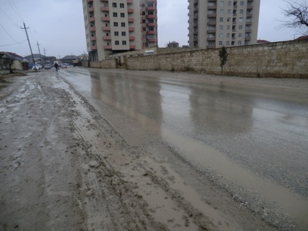 Mehdiabadda yol adına rəzalət...