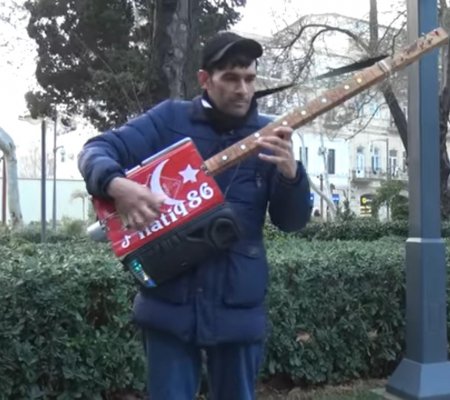 “Musiqiçilər mənə deyir ki, sənətimizi ucuzlaşdırırsan, alçaldırsan” 